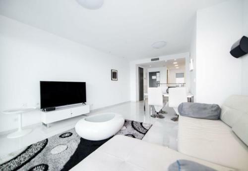 Punta Prima Apartment Sleeps 4 Pool Air Con Wifi
