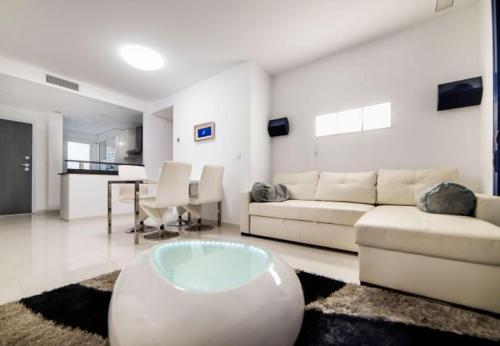 Punta Prima Apartment Sleeps 4 Pool Air Con Wifi