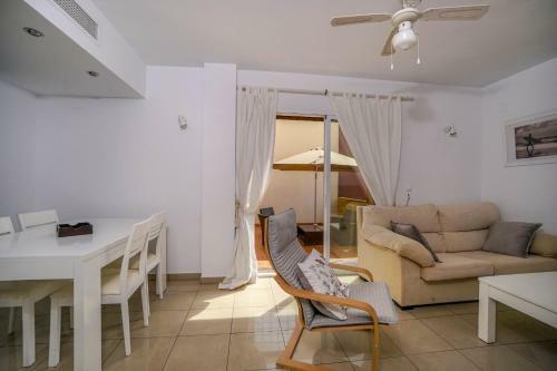 Punta Prima Apartment Sleeps 4 Pool Wifi