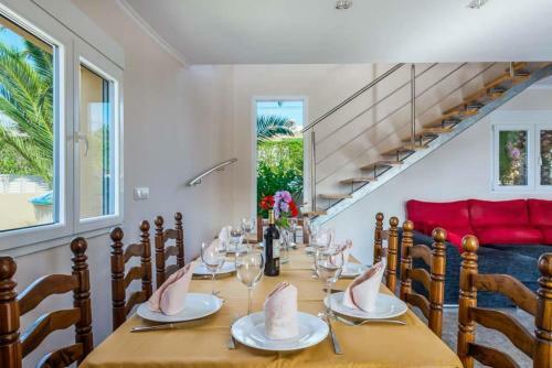 Ifac Villa Sleeps 8 Pool Air Con Wifi