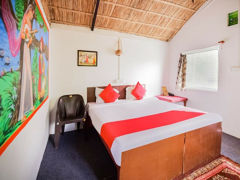 Hotel Oyo 26645 Vaishnav Village Camps