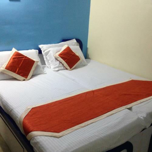 Lodge Ushasree Residency