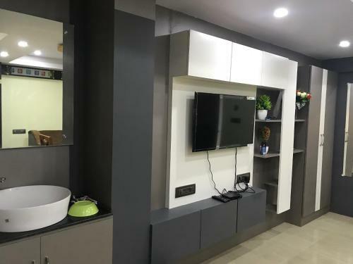 Lodge Ushasree Residency