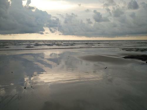 Hotel Whistling Waves Beach Resort