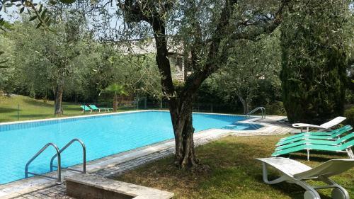 Villa Clara, Large Villa With Private Pool Steps From The Beach