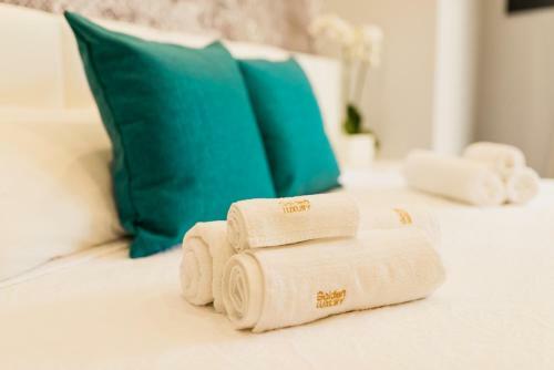 Hostal Golden Residence