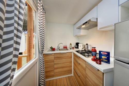 Albatross Mobile Homes On Camping Mare E Pineta