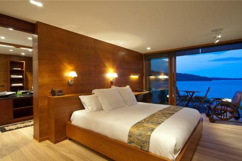 Lodge Split Apple Retreat