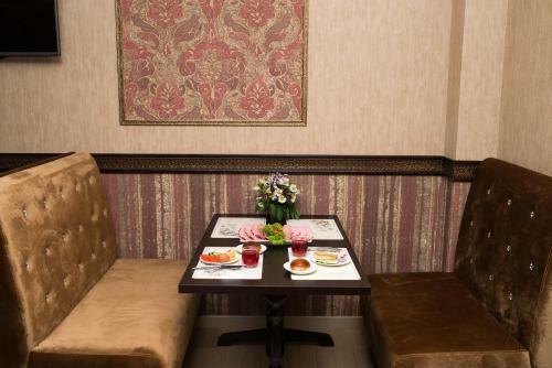 Lazurnoye Okno Hotel