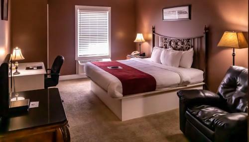 Hotel Depot Inn & Suites