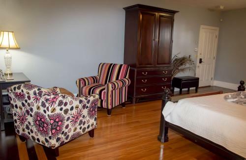 Bed & Breakfast Oakland Manor House Inn