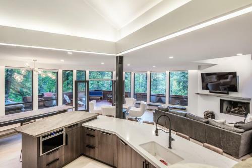 Modern Treehouse Home