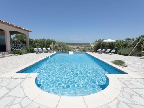 Cozy Villa In Aigne With Private Pool And Jacuzzi