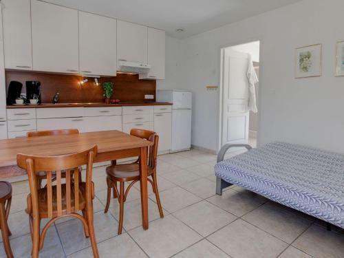 Cozy Villa In Aigne With Private Pool And Jacuzzi