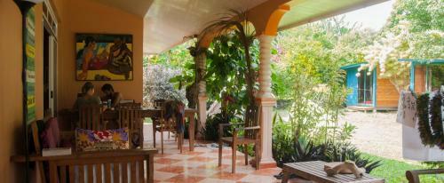 Hotel Fare Om