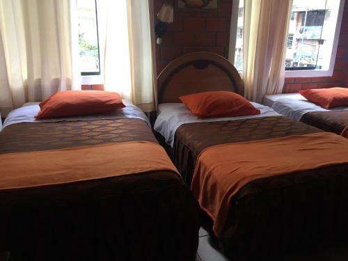 Bed & Breakfast Hostal Dennys House II