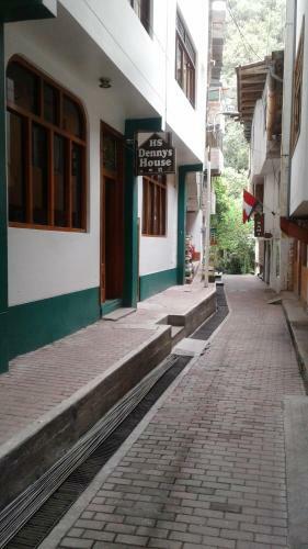 Hostal Dennys House