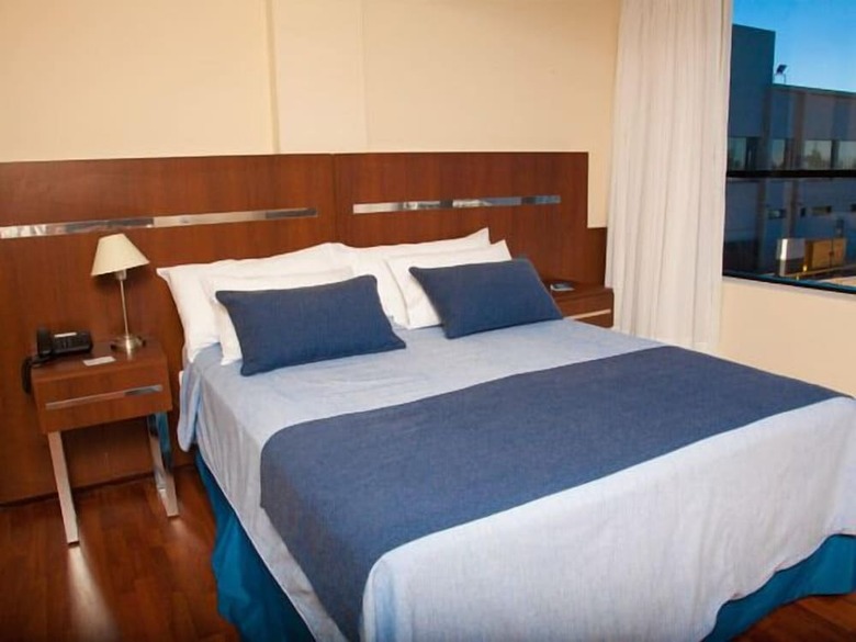 Puerto Amarras Hotel & Suites