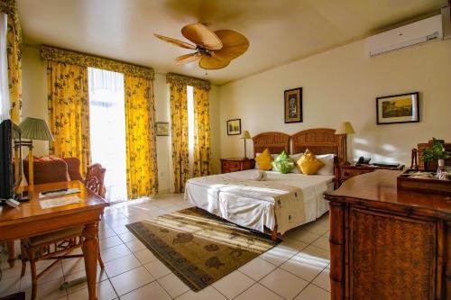 Hotel Grenadine House