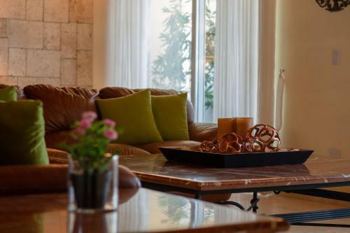 Hotel Velero Beach Resort