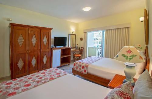 Hotel Velero Beach Resort