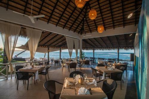 Hotel Velero Beach Resort