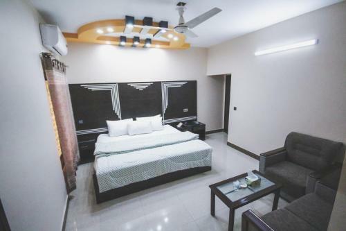Hotel Regalia Inn