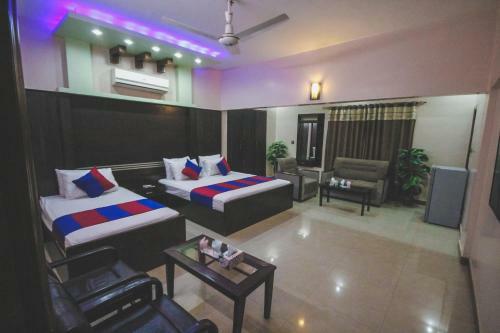 Hotel Regalia Inn