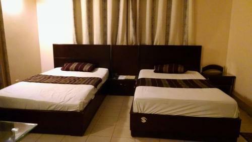 Hostal Embassy Lodge