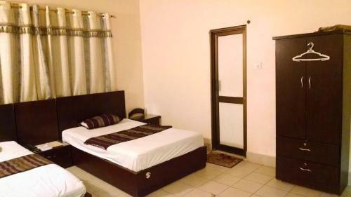 Hostal Embassy Lodge