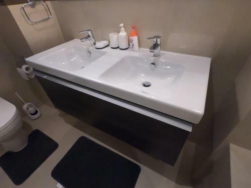 Luxury Apartment At The Prestigious Wave Properties