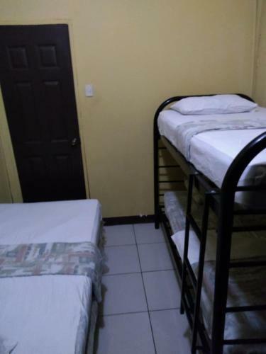Albergue Hostal Los Cheles