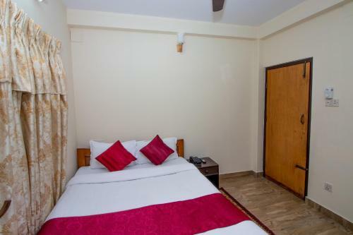 Oyo 249 Hotel Royal Image
