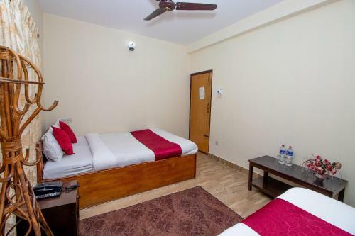 Oyo 249 Hotel Royal Image