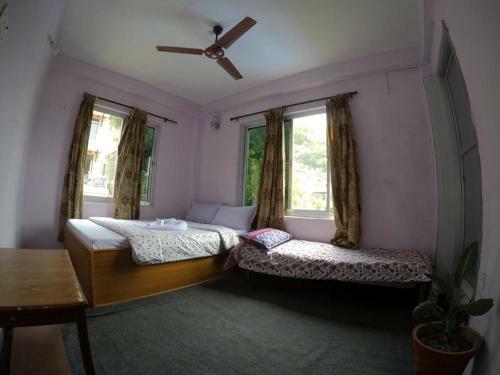 Albergue Forestway Guest House