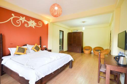 Hotel Homeland