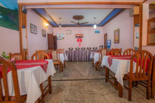 Oyo 141 Hotel Lake Palace