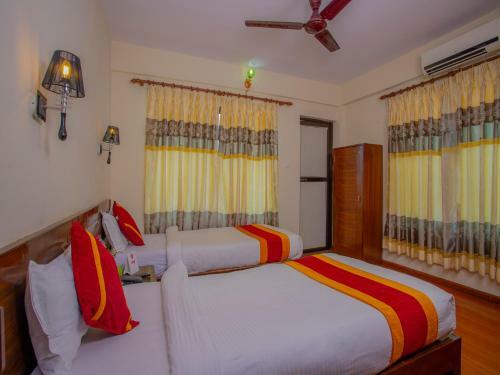 Oyo 11454 Hotel Garuda Inn