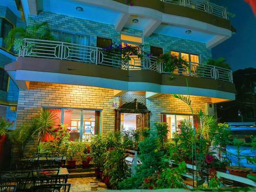 Hotel Center Lake