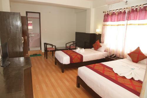 Hotel Center Lake