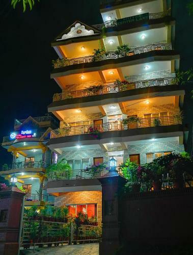 Hotel Center Lake