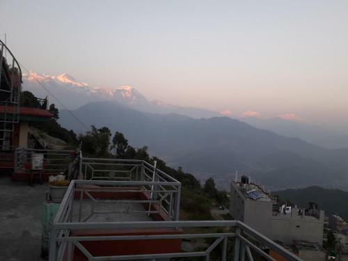 Hotel Himalayan Crown Lodge
