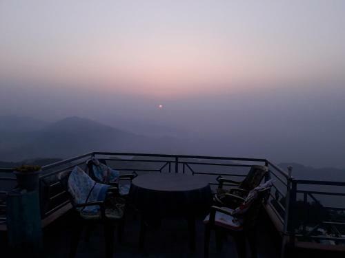 Hotel Himalayan Crown Lodge
