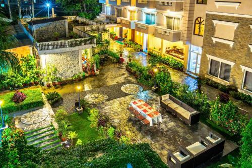 Da Yatra Courtyard Hotel
