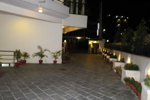 Hotel Tuki Resort