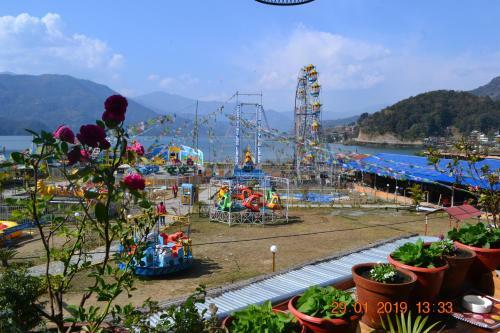 Lakeside Backpackers Hostel