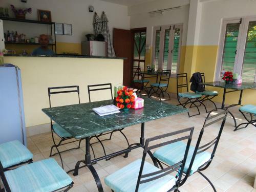 Hostal Happy Sedi Lodge