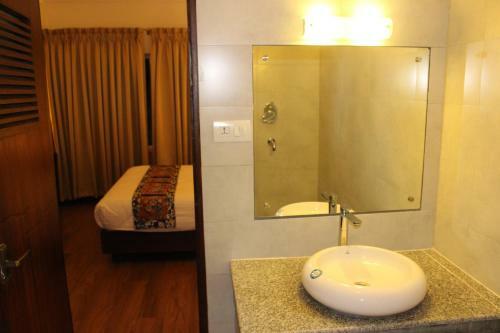 Three Jewels Boutique Hotel