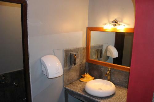 Three Jewels Boutique Hotel