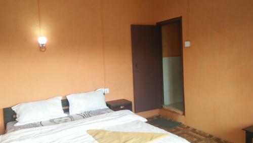 Hostal Peace Guesthouse Cottage
